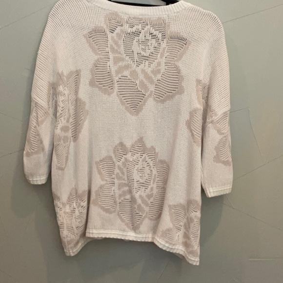 Cabi Lotus pullover #5828 small - Picture 2 of 6